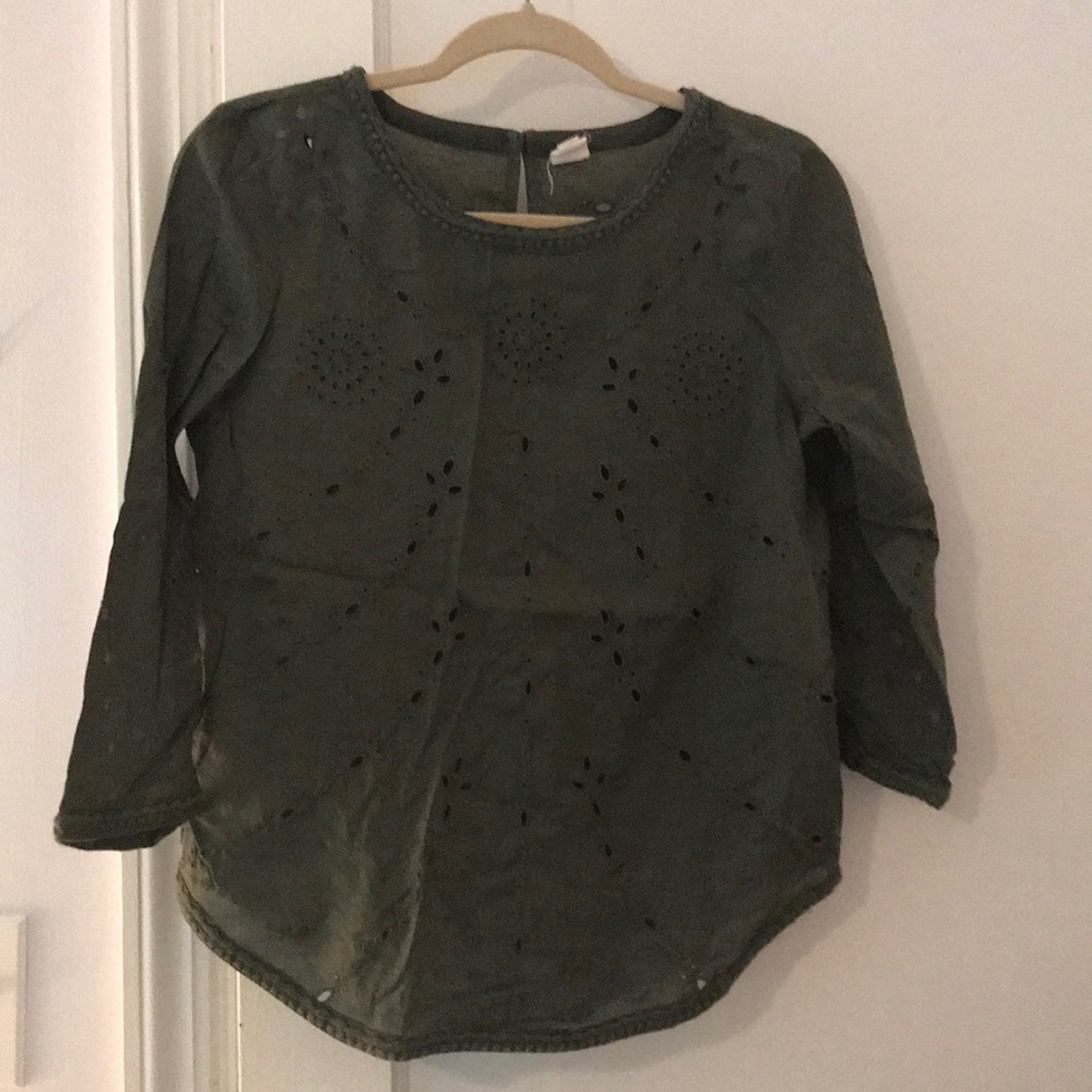 Gap shirt